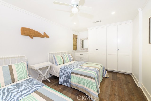 524 13th Street, Manhattan Beach CA: https://media.crmls.org/medias/6a28c951-6deb-4dca-8804-6f98f7b4c3b0.jpg