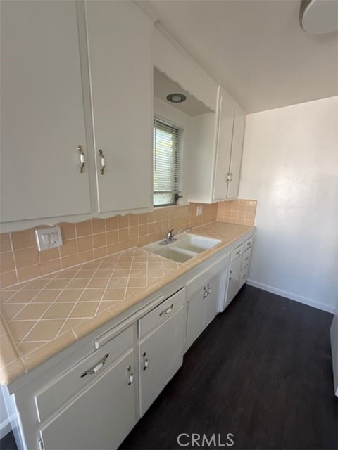 Detail Gallery Image 7 of 9 For 3204 E 2nd, Long Beach,  CA 90803 - 1 Beds | 1 Baths