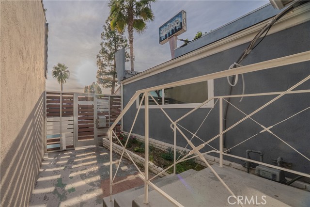 Detail Gallery Image 40 of 41 For 5709 E Beverly Bld, Los Angeles,  CA 90022 - 4 Beds | 2 Baths