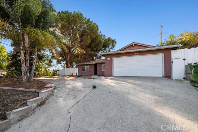 10685 Ledeen Drive, Lakeview Terrace CA: https://media.crmls.org/medias/6a29fdb7-9082-43c5-b4d3-a2d18fcc79a4.jpg