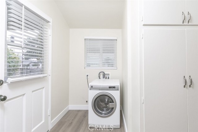 Detail Gallery Image 12 of 19 For 8006 Louise Ave, Northridge,  CA 91325 - 3 Beds | 2 Baths