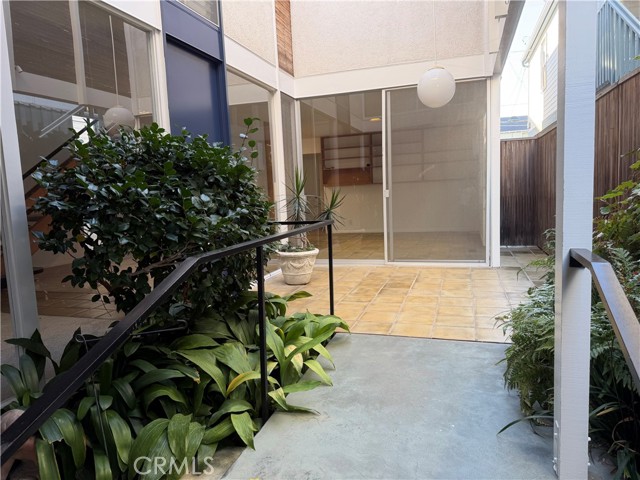 Detail Gallery Image 3 of 29 For 321 Coral Ave, Newport Beach,  CA 92662 - 2 Beds | 3 Baths