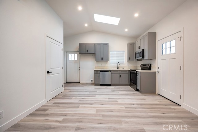 994 Valencia Street, Costa Mesa CA: https://media.crmls.org/medias/6a2eaa48-5eed-4755-b723-ae033da03d58.jpg