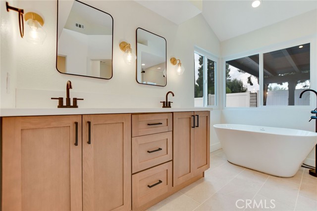 941 Kensington Drive, Redlands CA: https://media.crmls.org/medias/6a2ecbbe-5667-4c03-bda1-3e1172cc2957.jpg