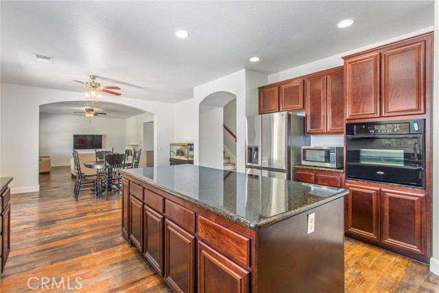 16873 Valley Spring Drive, Riverside CA: https://media.crmls.org/medias/6a2f60ae-d5d7-4e5b-9a1f-505839d822dd.jpg