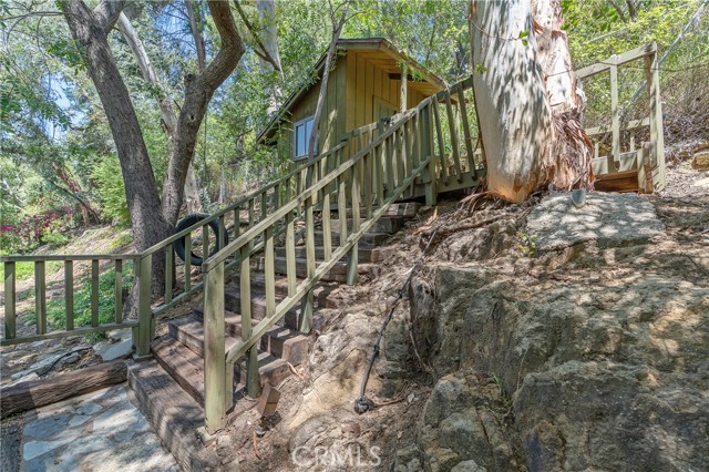 Detail Gallery Image 32 of 33 For 3818 Hayvenhurst Ave, Encino,  CA 91436 - 4 Beds | 3 Baths