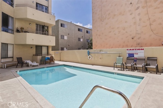 Detail Gallery Image 18 of 19 For 13920 Moorpark St #107,  Sherman Oaks,  CA 91423 - 3 Beds | 2 Baths