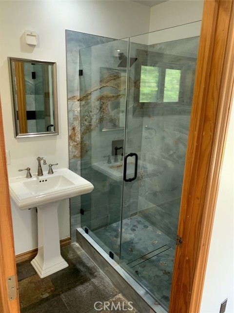 Detail Gallery Image 27 of 44 For 1718 Cleveland Rd, Glendale,  CA 91202 - 3 Beds | 3 Baths