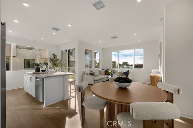 Detail Gallery Image 19 of 62 For 109 S Laxore St #306,  Anaheim,  CA 92804 - 2 Beds | 2/1 Baths