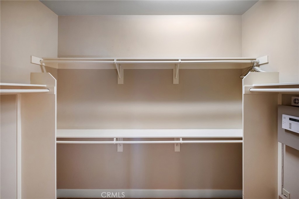 https://media.crmls.org/medias/6a32100c-1e67-4014-8324-5e61718d7659.jpg?preset=X-Large