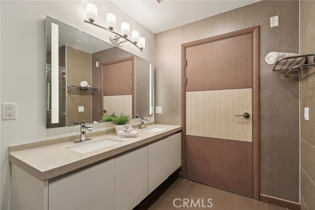 903 S New Hampshire Avenue, Los Angeles CA: https://media.crmls.org/medias/6a32a5c6-d20f-4c67-98b2-38999275e03b.jpg