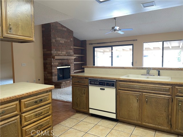 Detail Gallery Image 11 of 20 For 1371 Pepper Tree Dr, Hemet,  CA 92545 - 3 Beds | 2 Baths