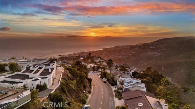 Detail Gallery Image 46 of 53 For 1425 Skyline, Laguna Beach,  CA 92651 - 4 Beds | 3/1 Baths