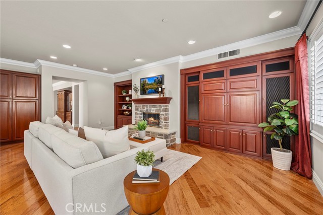 9 Corte Sevilla, San Clemente CA: https://media.crmls.org/medias/6a3468b2-bb07-4224-b312-b32e5d1ca5af.jpg