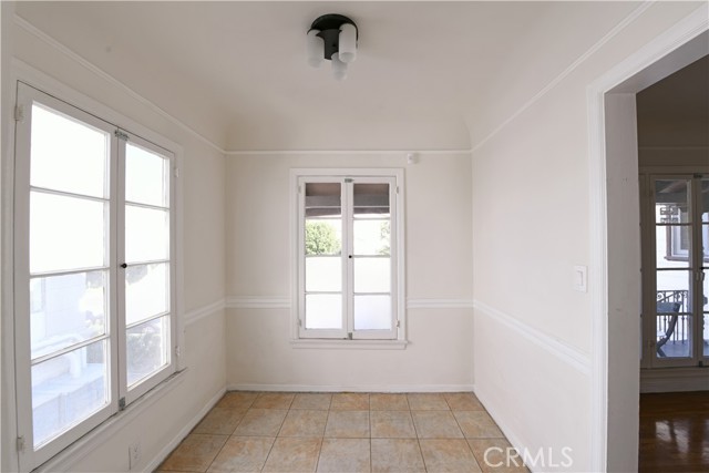 Detail Gallery Image 19 of 30 For 915 S Le Doux Rd, Los Angeles,  CA 90035 - 3 Beds | 2 Baths