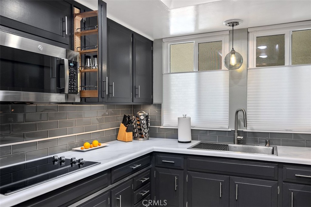 6a353b21 B6bb 4cb3 89e1 1f4ebc0b4239