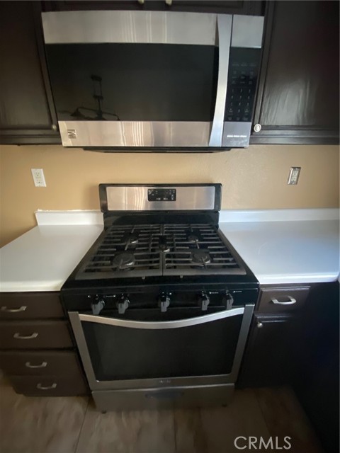 Detail Gallery Image 6 of 20 For 4935 Creekridge, Hemet,  CA 92545 - 5 Beds | 3 Baths