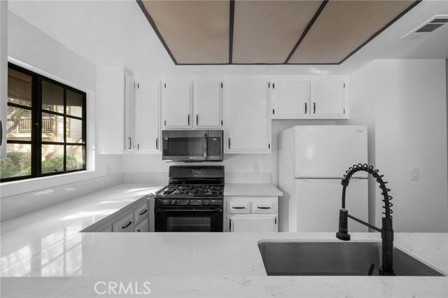 Detail Gallery Image 14 of 23 For 16211 Downey #68,  Paramount,  CA 90723 - 1 Beds | 1 Baths