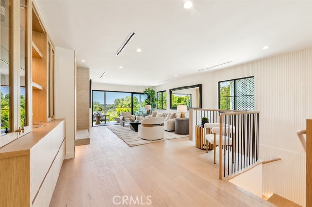 13817 Valley Vista Blvd, Sherman Oaks CA: https://media.crmls.org/medias/6a369cad-2bb6-45af-87f9-ce2ca1313f07.jpg
