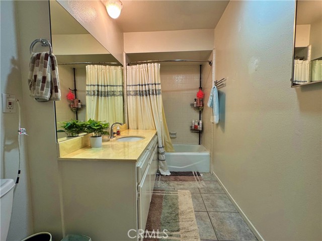 Detail Gallery Image 38 of 54 For 4177 Manhattan Beach Blvd., Lawndale,  CA 90260 - 3 Beds | 3 Baths