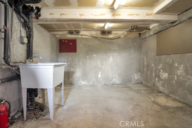 2052 N Alvarado N Street, Los Angeles CA: https://media.crmls.org/medias/6a38eef4-4146-4aed-948a-658f6dd263a8.jpg