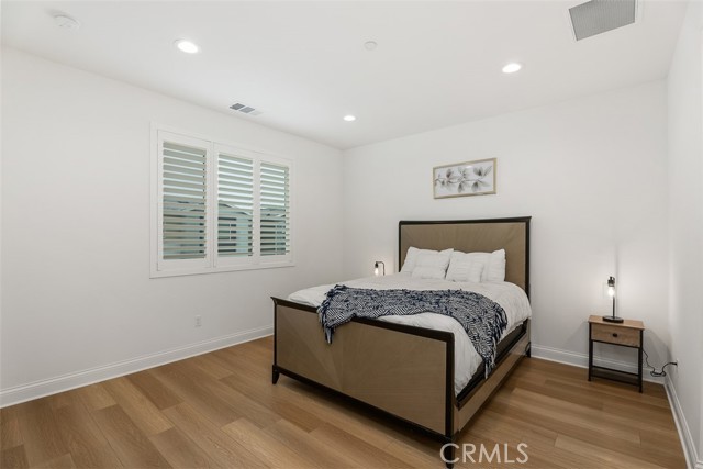 Detail Gallery Image 17 of 30 For 923 E 3rd St, Santa Ana,  CA 92701 - 4 Beds | 3/1 Baths