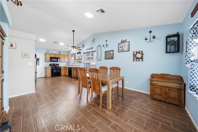 Detail Gallery Image 18 of 41 For 3624 Tanglewood, Rosamond,  CA 93560 - 4 Beds | 2 Baths