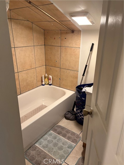 6628 Rose Avenue, Long Beach CA: https://media.crmls.org/medias/6a3cae09-f9ff-4289-b9c5-cf11b9396b0e.jpg