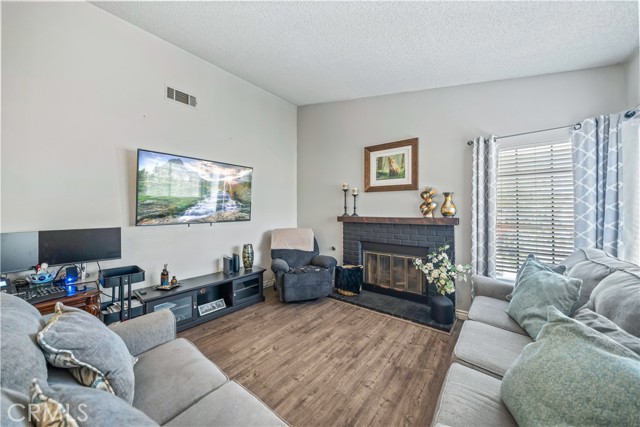 13883 Northstar Avenue, Victorville CA: https://media.crmls.org/medias/6a3cb35a-1bfc-4701-bdd6-dac7c47fb281.jpg