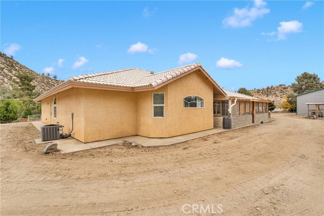 1679 Desert Front Road, Wrightwood CA: https://media.crmls.org/medias/6a3ce512-bd9a-4576-8177-14f647b4a8b5.jpg