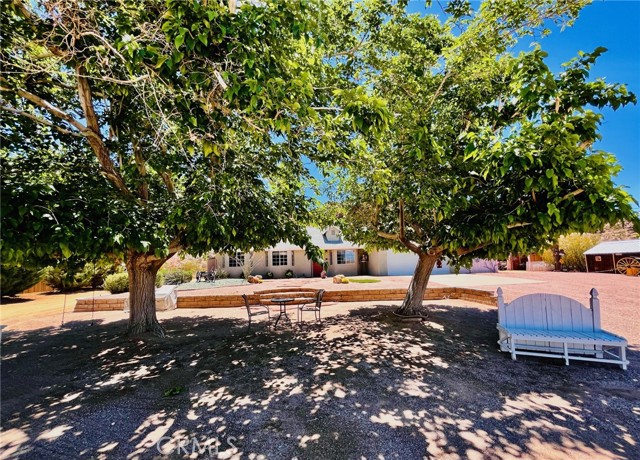 24212 Kansa Road, Apple Valley CA: https://media.crmls.org/medias/6a3ce66b-9a6b-423b-82e4-d9eaffbbb643.jpg