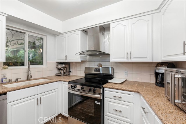 Detail Gallery Image 15 of 38 For 3505 Kennedy, Bakersfield,  CA 93309 - 4 Beds | 3 Baths