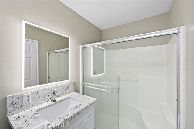 6528 University Way, Buena Park CA: https://media.crmls.org/medias/6a3d19e6-e26f-4c60-817a-430c8f40bcec.jpg