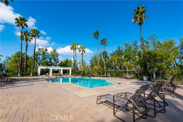 1033 S Dewcrest Drive, Anaheim CA: https://media.crmls.org/medias/6a3d2a2b-afc5-4f18-8863-9affa2c6dafc.jpg