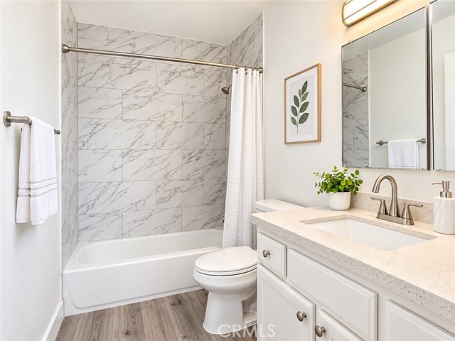 11657 Oxnard Street, 109 photo 16