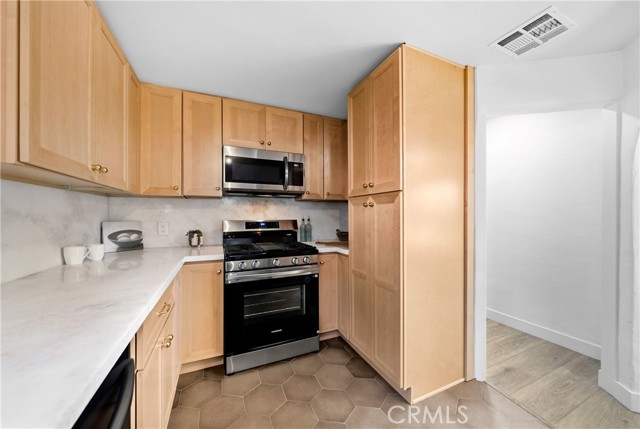 Detail Gallery Image 8 of 32 For 336 El Conejo, Ojai,  CA 93023 - 3 Beds | 2 Baths