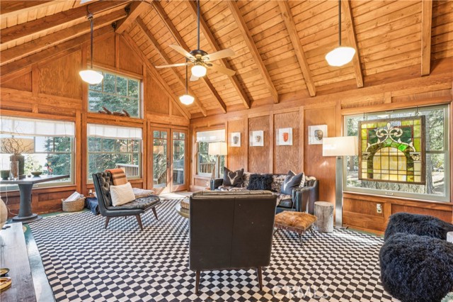 Detail Gallery Image 23 of 69 For 840 Coyote Walk, Lake Arrowhead,  CA 92352 - 4 Beds | 3 Baths