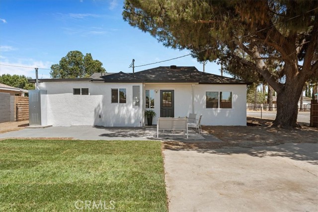 8316 Reseda Avenue, Fontana CA: https://media.crmls.org/medias/6a3edeb9-2a99-4a6b-b20f-1db80eb87135.jpg