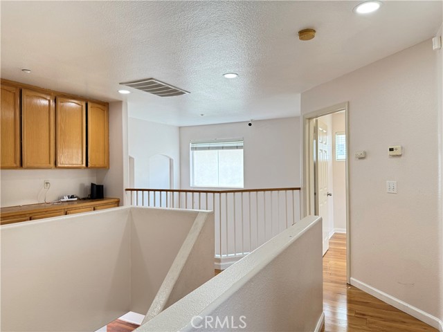 Detail Gallery Image 19 of 24 For 9030 Hayvenhurst Ave, North Hills,  CA 91343 - 4 Beds | 2/1 Baths