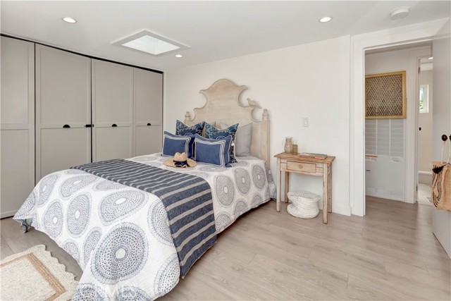 Detail Gallery Image 11 of 34 For 265 Mayflower, Newport Beach,  CA 92660 - 2 Beds | 2 Baths