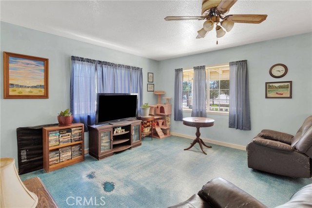 Detail Gallery Image 7 of 44 For 5635 Honeyhill Rd a & B,  Oak Hills,  CA 92344 - 3 Beds | 1 Baths