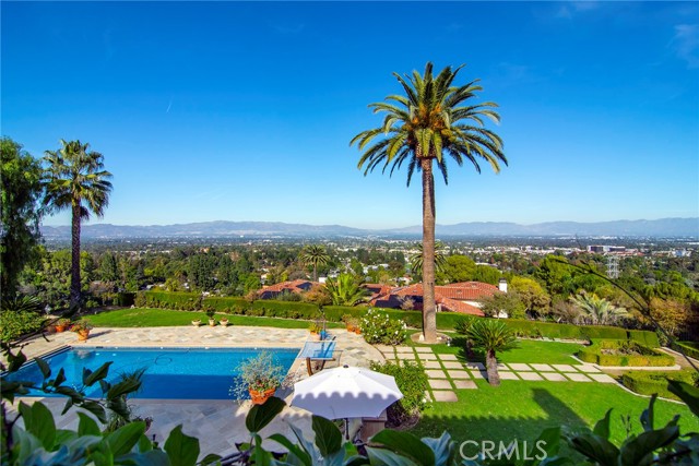 Detail Gallery Image 44 of 73 For 18933 La Montana Pl, Tarzana,  CA 91356 - 7 Beds | 6/1 Baths