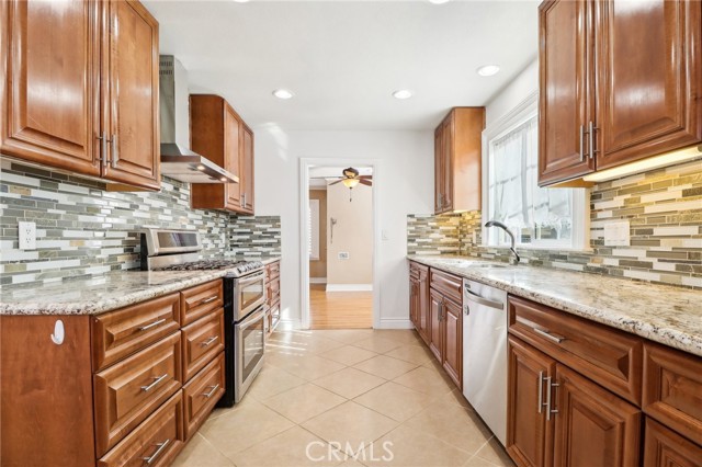 Detail Gallery Image 5 of 24 For 1202 W Lancaster Bld, Lancaster,  CA 93534 - 3 Beds | 2 Baths