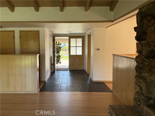 Detail Gallery Image 6 of 29 For 9221 Rubio Ave, North Hills,  CA 91343 - 2 Beds | 2 Baths