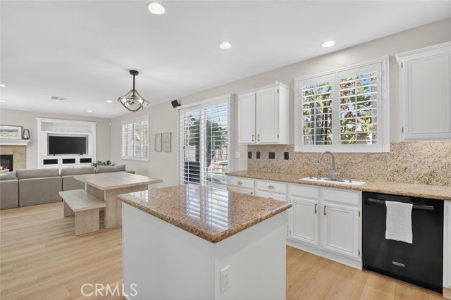 23312 White Oak Lane, Murrieta CA: https://media.crmls.org/medias/6a42a881-1a10-4aa5-b2bc-20b31e36f231.jpg