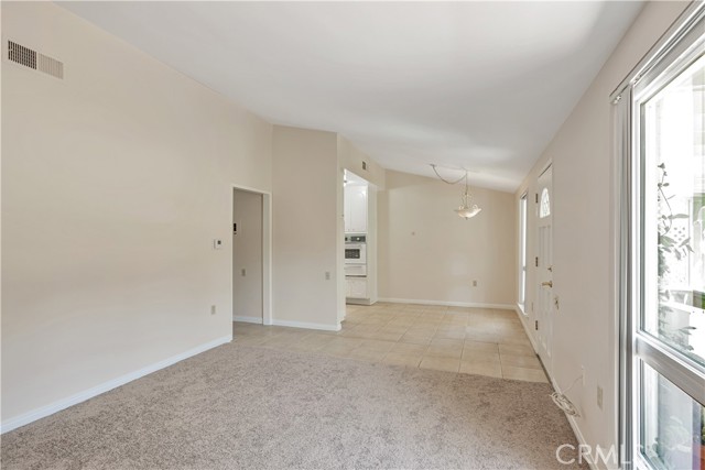 Detail Gallery Image 11 of 48 For 19223 Avenue of the Oaks #D,  Newhall,  CA 91321 - 2 Beds | 1 Baths