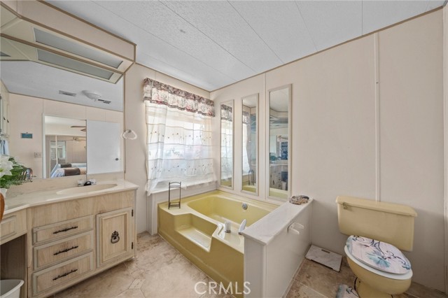 Detail Gallery Image 10 of 39 For 27701 Murrieta Rd #121,  Menifee,  CA 92586 - 2 Beds | 2 Baths