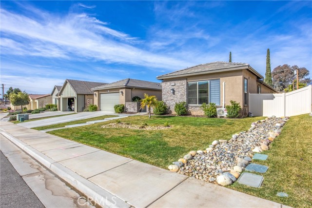 Detail Gallery Image 5 of 58 For 1322 Melstone, Beaumont,  CA 92223 - 4 Beds | 3 Baths