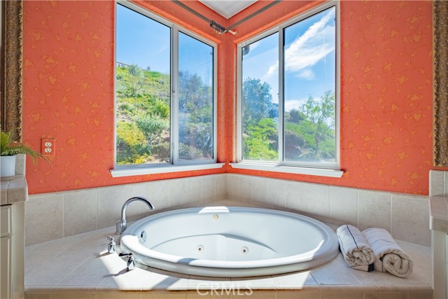 Detail Gallery Image 44 of 63 For 29062 Garnet Canyon, Saugus,  CA 91390 - 6 Beds | 4/1 Baths