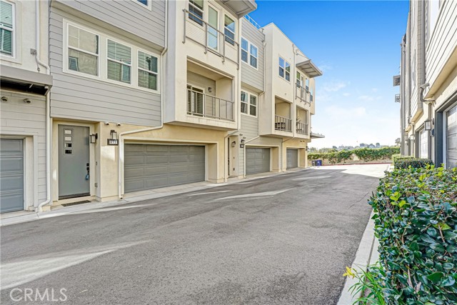 Detail Gallery Image 25 of 25 For 572 E Imperial, El Segundo,  CA 90245 - 2 Beds | 3 Baths